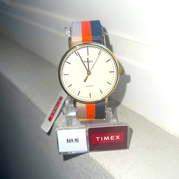 Timex Weekender Quartz Watch - Picture 1 of 4